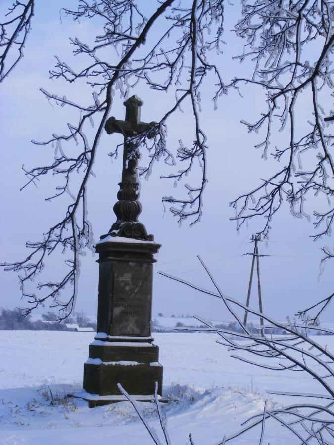 Dworek Lachowicze Grzegorzewice Екстериор снимка